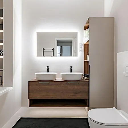 Onyx Oasis - Luxury 3 Bdrm *