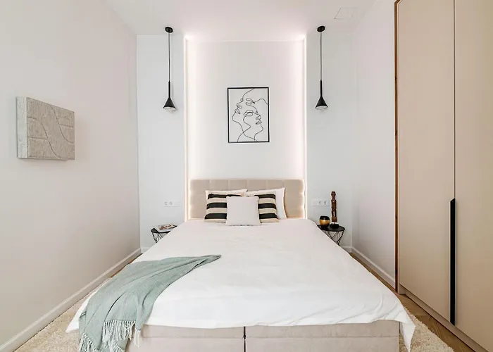 Onyx Oasis - Luxury 3 Bdrm